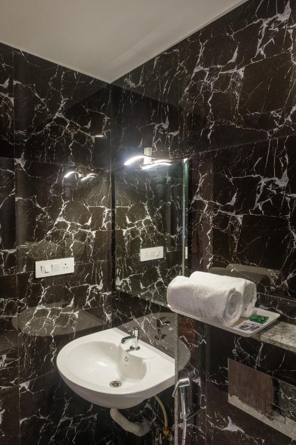 Hotel Opal Kolhapur Eksteriør billede