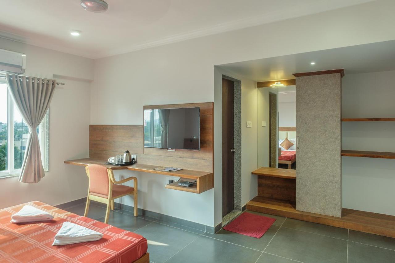 Hotel Opal Kolhapur Eksteriør billede